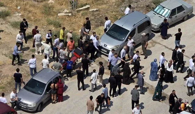 Ankara’da düğün krizi: Polis aracına saldırdı