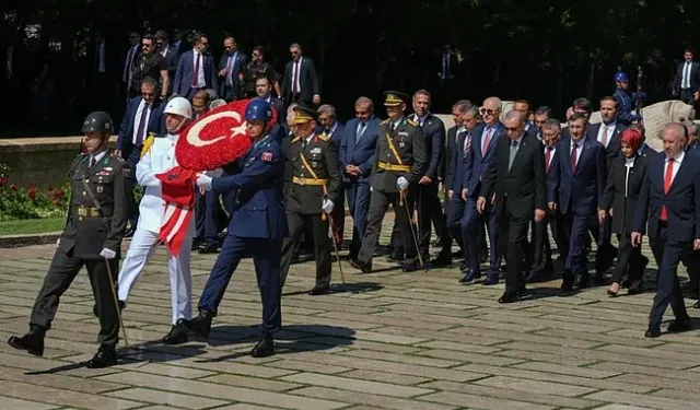 Cumhurbaşkanı Erdoğan ve devlet erkanı 30 Ağustos Zaferi'nin 103. yıl dönümünde Anıtkabir'de