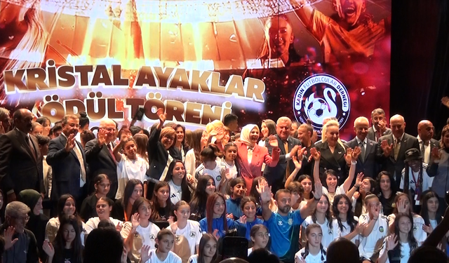 Kadın futbolunun yıldızları Ankara’da Kristal Ayak Ödülleri’ne kavuştu