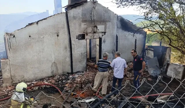 Nallıhan'da tek katlı evde yangın çıktı