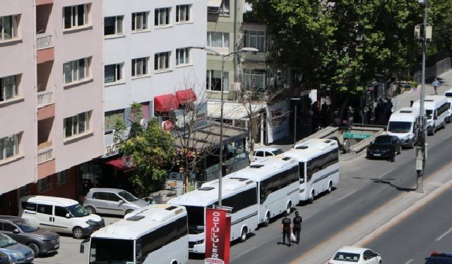Memurlar Külliyeye yürüyüş kararı aldı
