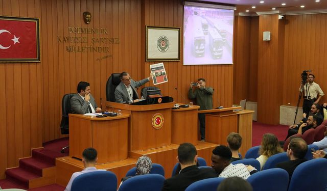 Etimesgut Belediyesi’nde gençlik ve yerel yönetim zirvesi