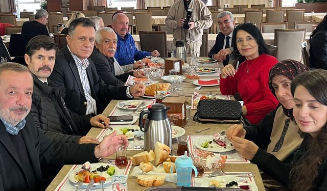 Sinoplular Federasyonu’ndan yüksek katılımlı Öğretmenler Günü kahvaltısı