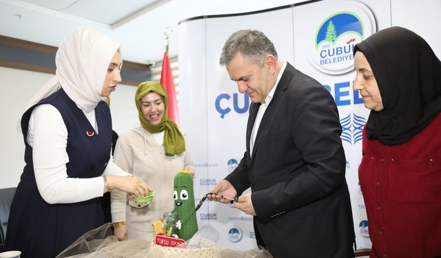 Aile Yılı'na anlamlı dokunuş: Çubuk Belediyesi kadınlara sanatla yeni bir hayat açtı