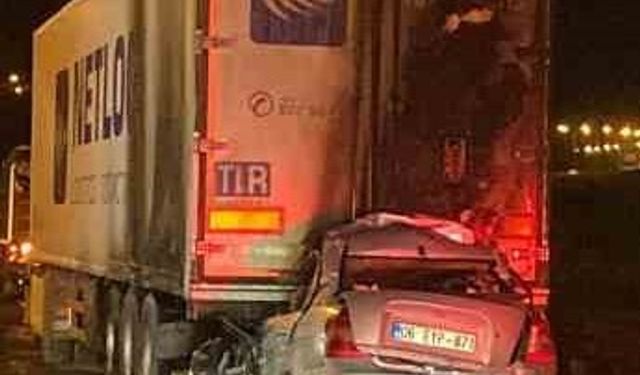 Ankara’da tıra arkadan çarpan otomobilin sürücüsü hayatını kaybetti