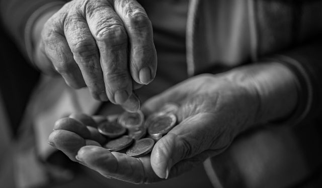 PTT’den Emeklilere 14 000 TL’ye Kadar Geri Ödemesiz Destek: Şartları Açıklandı