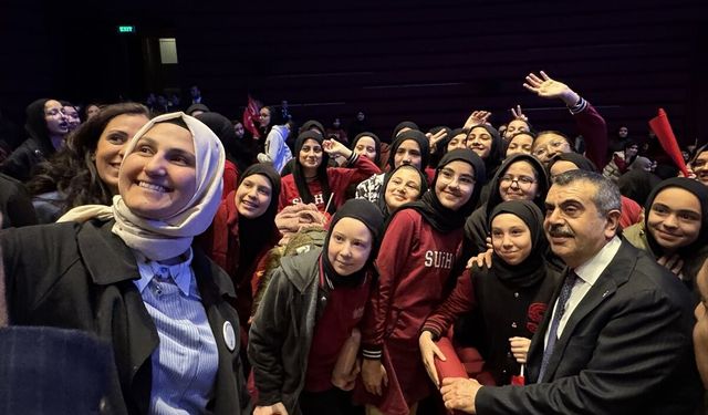 Bakan Tekin: İmam Hatip Okulları Güçlü ve Çok Yönlü Eğitim Modeli Sunuyor