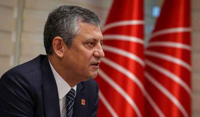 CHP'de Siyasi Deprem: Özgür Özel ve Ekibi Parti Meclisinden Toplu İstifa Kararı Aldı!