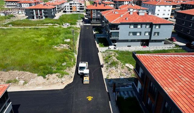 Sincan'da Yoğun  Asfalt Mesaisi: 2026’da 15 Mahallede 202 Bin Metrekarelik Alan Asfaltlandı