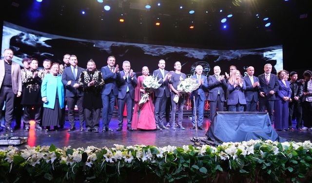 Türk Dünyası Gençlik Buluşması'nda yüzlerce genç bir araya geldi