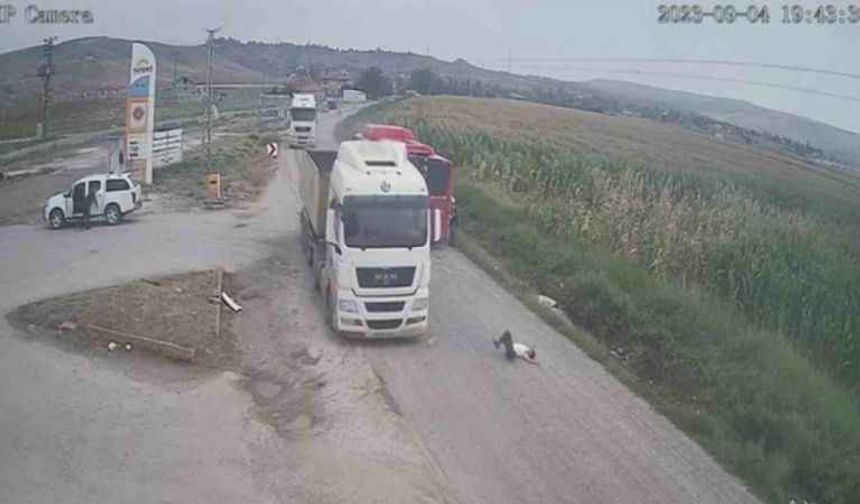 Ankara'da Yolun karşısına geçmeye çalışan çocuğa tır çarptı