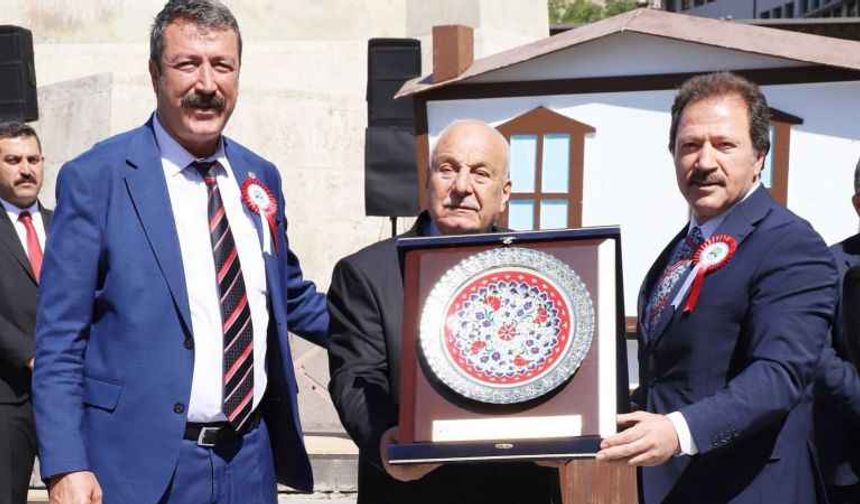 Ankara'da yılın Ahisi sıcak demir ustası Cem Turhan Eskitoros oldu