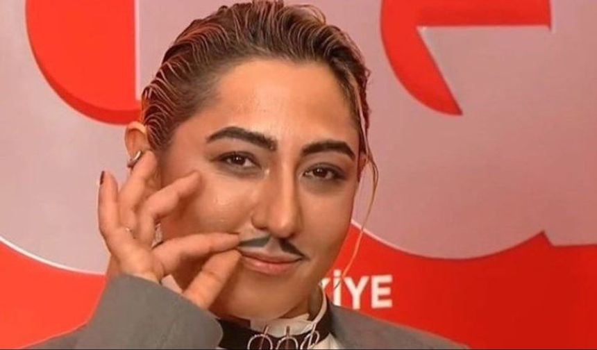 Ünlü şarkıcı etkinliğe erkek olarak katıldı kimse tanıyamadı!
