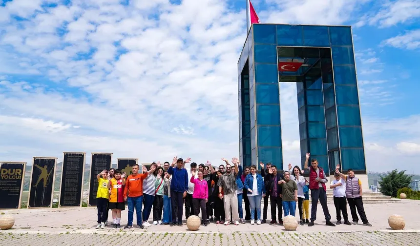 Doğayla iç içe festivalde özel bireyler offroad heyecanı yaşadı