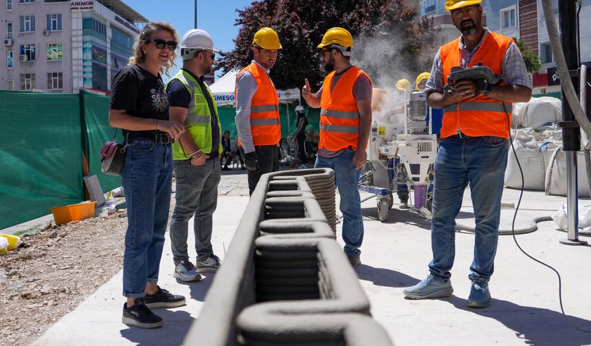 Etimesgut’tan yenilikçi hamle: Emekliler için 3D yazıcıyla sosyal mekân