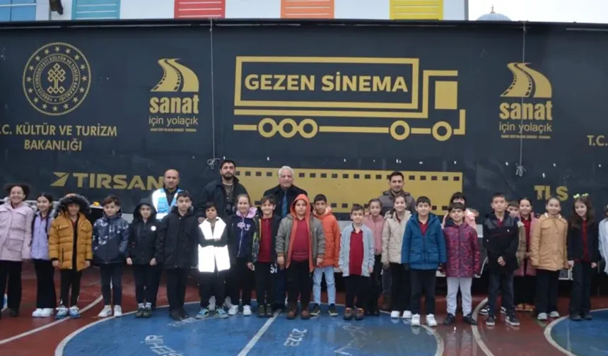 Gezen sinema tırı Anadolu’nun kalbine beyaz perdeyi taşıyor