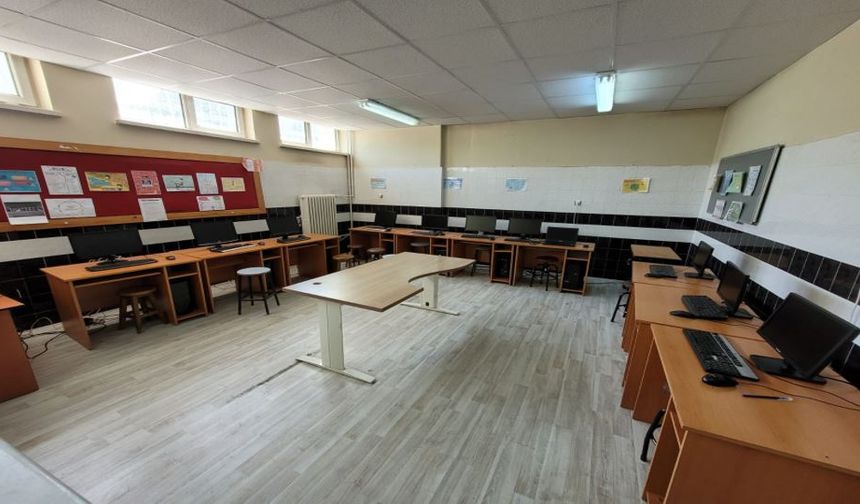 Hurda değil geleceğe yatırım: Eğitim için Akyurt'ta bilgisayarlar yeniden hayat buldu