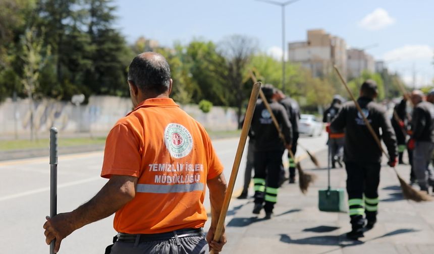 Etimesgut’ta bahar temizliği başladı: Eryaman bölgesinde kapsamlı temizlik çalışması