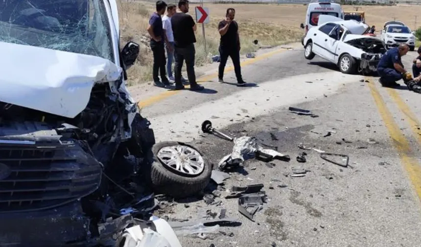 Sincan'da kafa kafaya çarpışma: 1 ölü, 1 yaralı