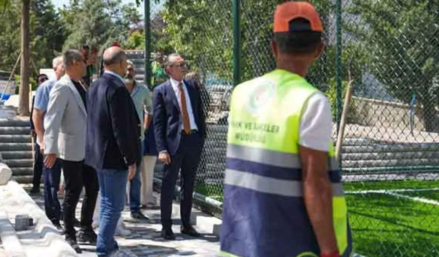 Etimesgut’ta parklar yenileniyor: Başkan Beşikçioğlu sahada