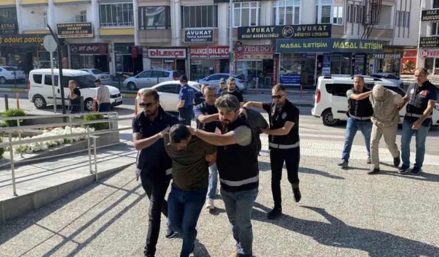 Ankara dahil 4 ilde silah kaçakçılarına operasyon: 13 gözaltı