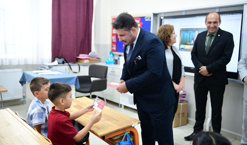 Kahramankazan’da eğitime destek: Tüm 1. sınıf öğrencilerine kırtasiye çeki verildi