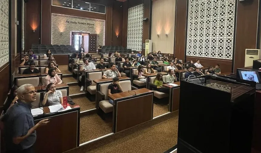 Keçiören Belediyesi, staj yapacak öğrencilere oryantasyon programı düzenledi