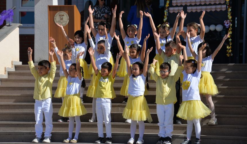 Kahramankazan’da minik öğrenciler İlköğretim Haftasını coşkuyla kutladı