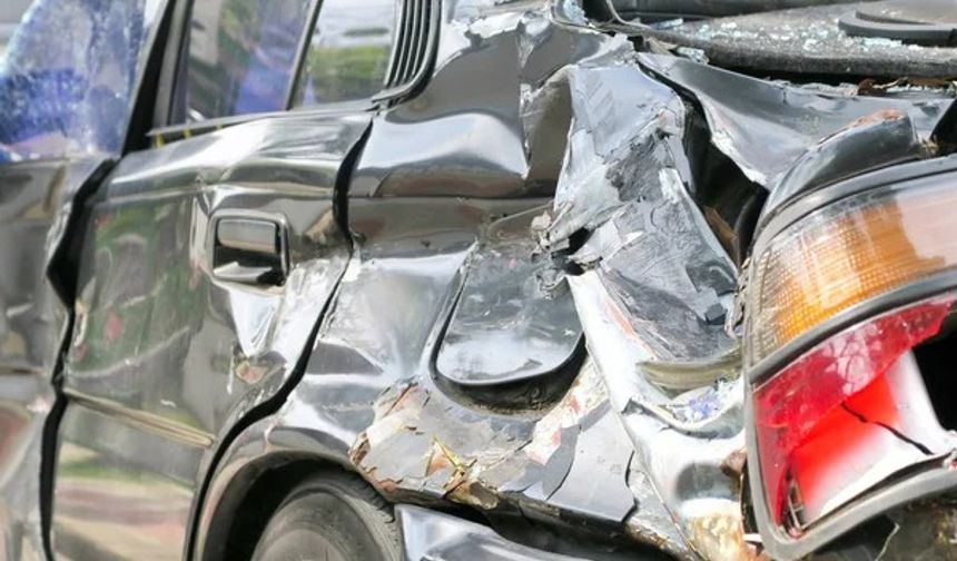 Ankara'da tırla otomobil çarpıştı: 2 ölü, 1 yaralı