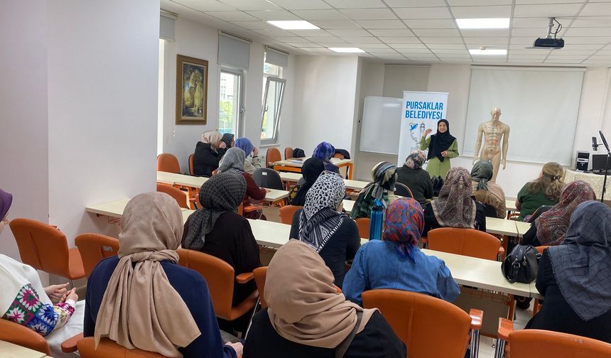 Pursaklar'da Nesilden Nesile Uzanan Güçlü Bağ: Anne ve Kız