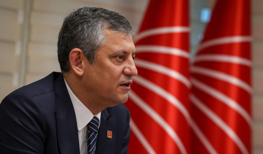 CHP'de Siyasi Deprem: Özgür Özel ve Ekibi Parti Meclisinden Toplu İstifa Kararı Aldı!