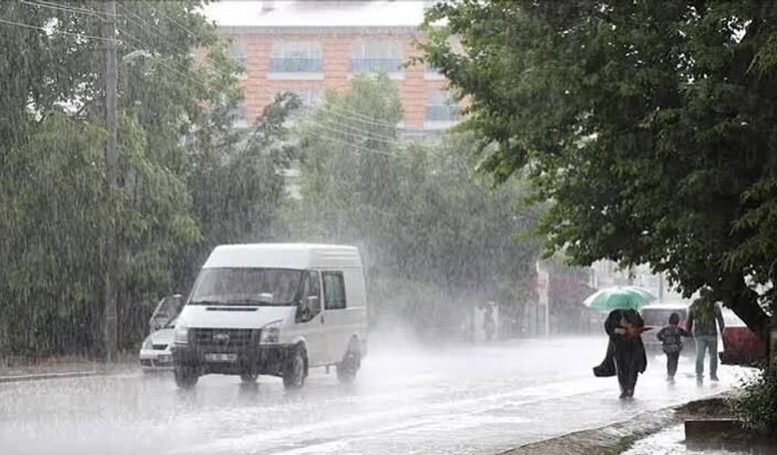 Meteoroloji'den Ankara İçin Kıritik Uyarı: Sıcakalar Aniden Düşüyor , Şiddetli Yağmur Geliyor