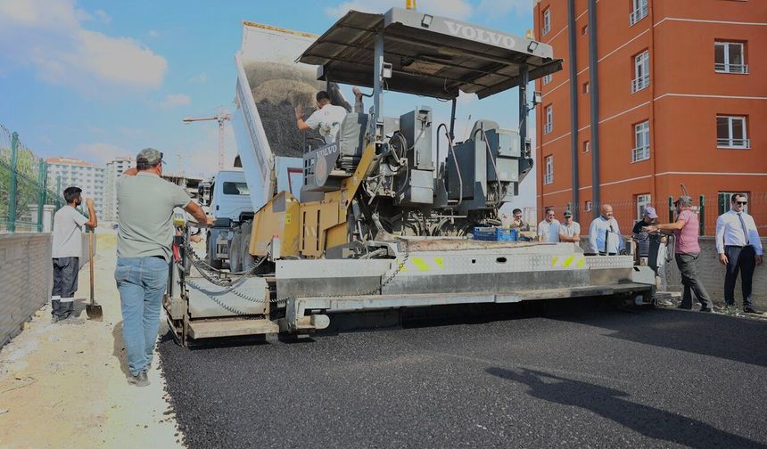 Sincan, Alcı Mahallesi'nde asfalt çalışmaları son hızıyla devam ediyor