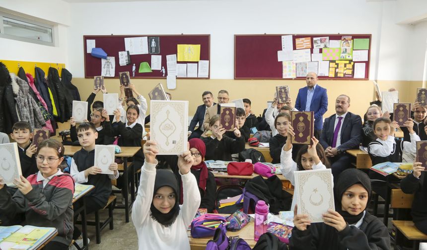 TDV, Seçmeli Kur’an-ı Kerim Dersini Tercih Eden Öğrencilere Kur’an Hediye Edecek