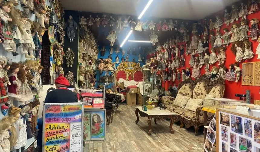 Ankara'da 20 Bin Taş Bebeğin Sergilendiği Kafe