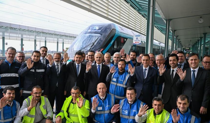 Bakan Uraloğlu: Yerli ve milli hızlı trenimiz Ankara-Kırıkkale yollarında, raylarında"