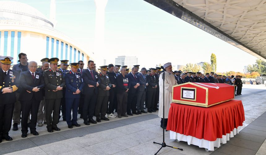 Ankara'da askeri araç kazasında şehit olan İstihbarat Albay Sayit Gökgöz son yolculuğuna uğurlandı
