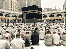Kabe’de sosyal mesafe kuralı kaldırıldı 