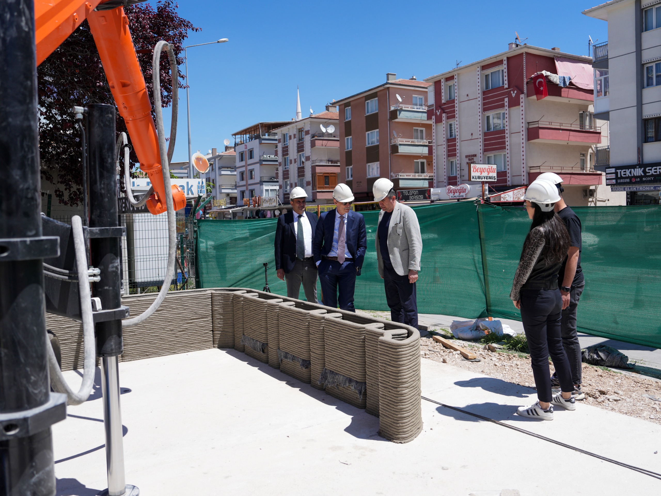 Etimesgut’tan Yenilikçi Hamle Emekliler Için 3D Yazıcıyla Sosyal Mekân