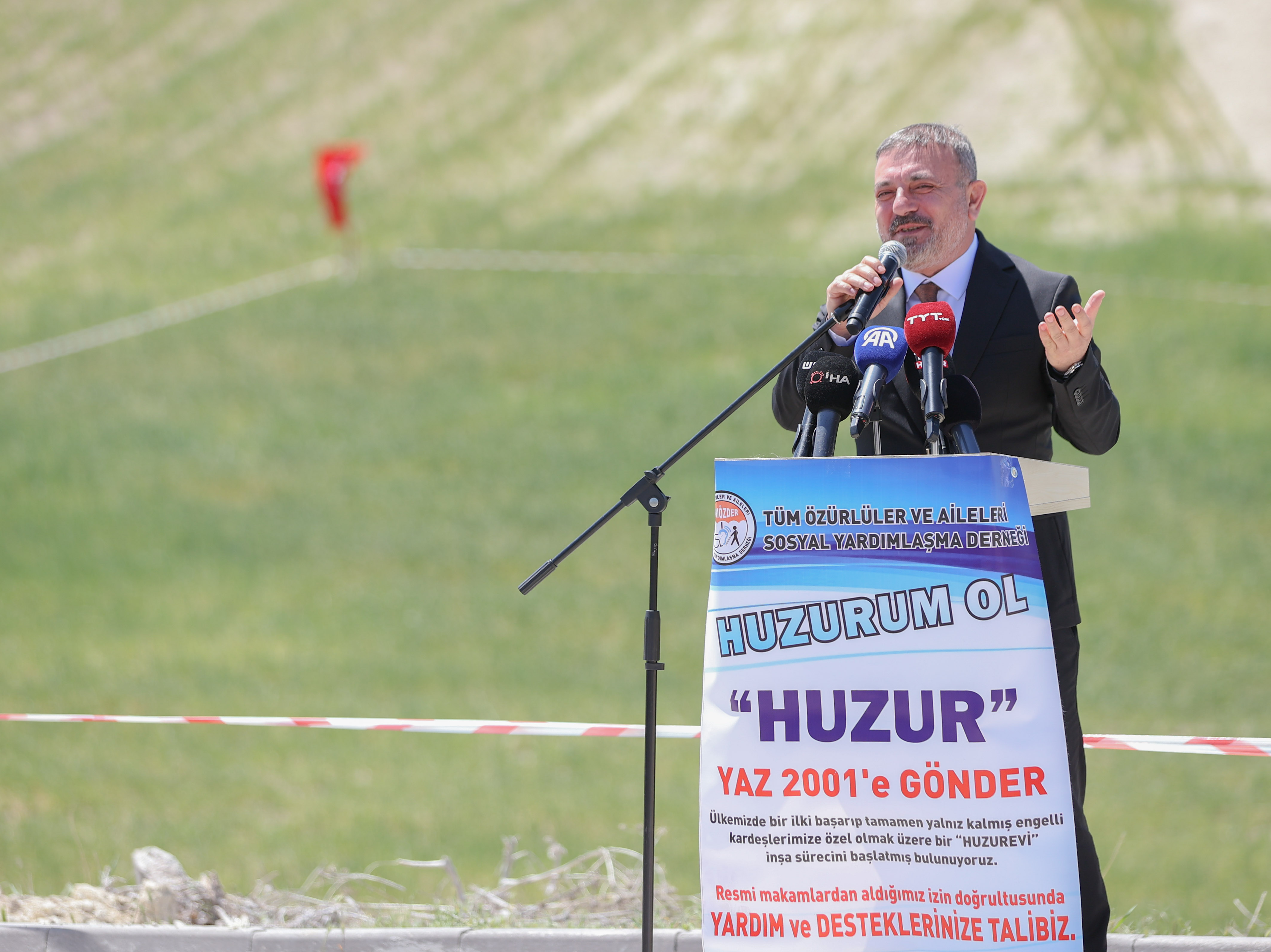 Saraycik’a Yapilacak Engelli̇ Huzurevi̇ni̇n Temeli̇ Törenle Atildi 2