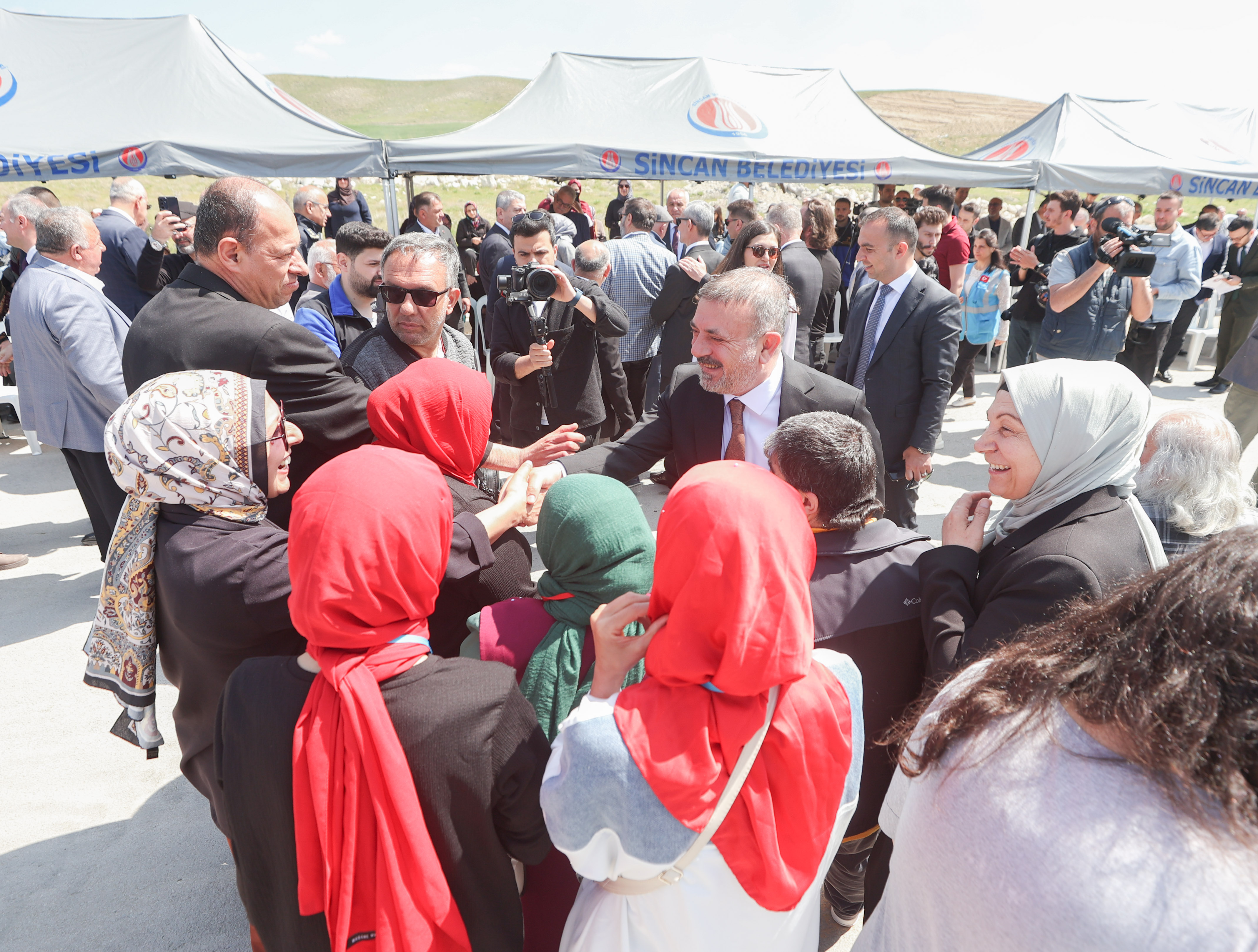Saraycik’a Yapilacak Engelli̇ Huzurevi̇ni̇n Temeli̇ Törenle Atildi