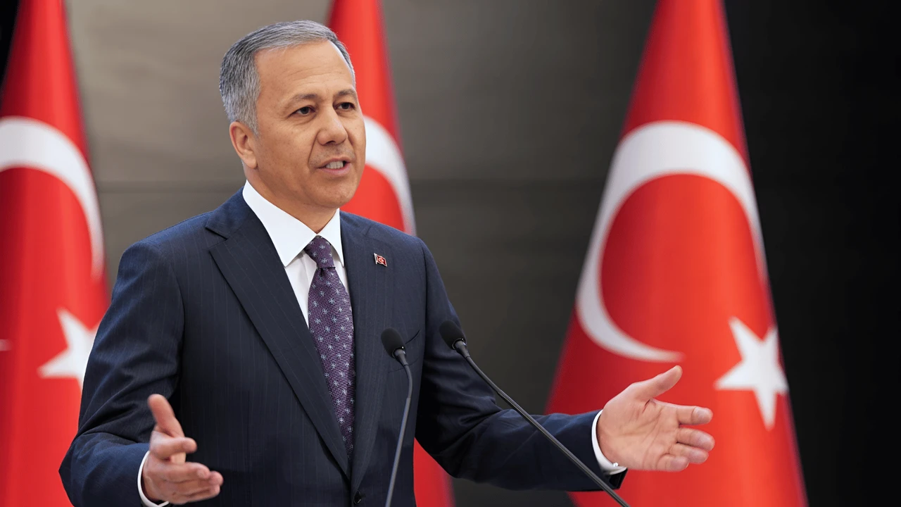 Ali Yerlikaya Foti
