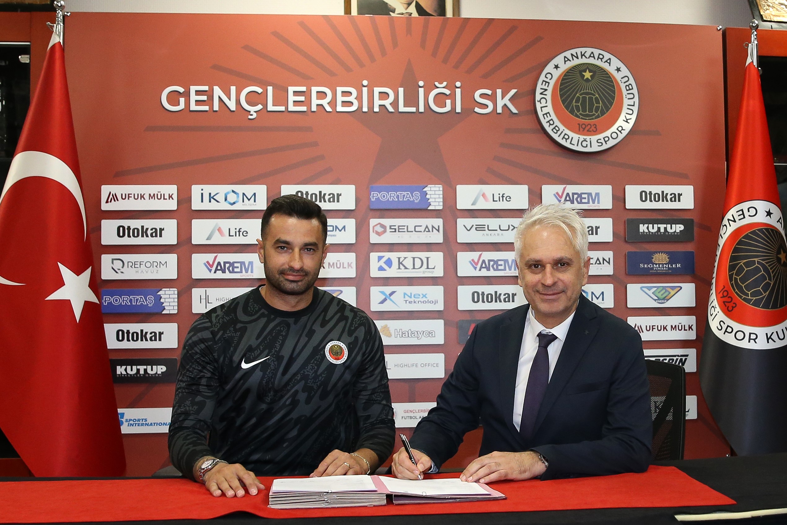 Gençlerbirliği'nden Kaleye Güç Takviyesi Gökhan Akkan Geri Döndü! (2)