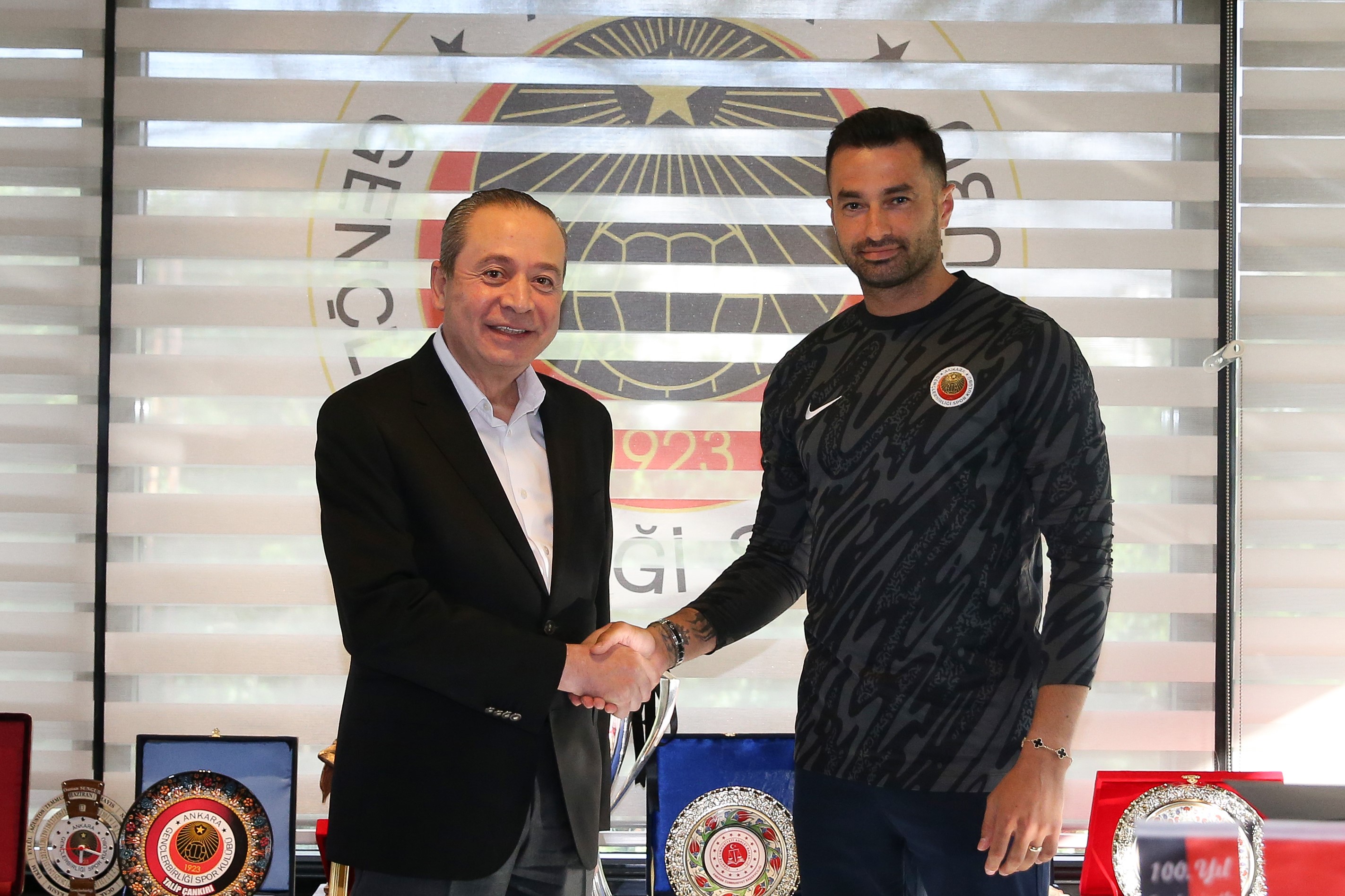 Gençlerbirliği'nden Kaleye Güç Takviyesi Gökhan Akkan Geri Döndü! (3)