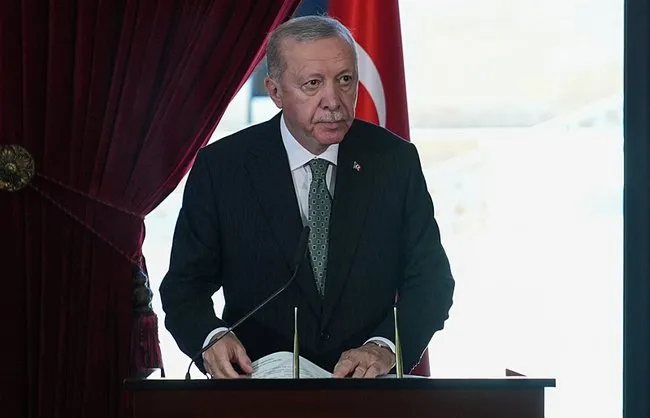 0X0 Buyuk Zaferin 103Uncu Yil Donumu Baskan Erdogan Anitkabiri Ziyaret Etti 1756543664821