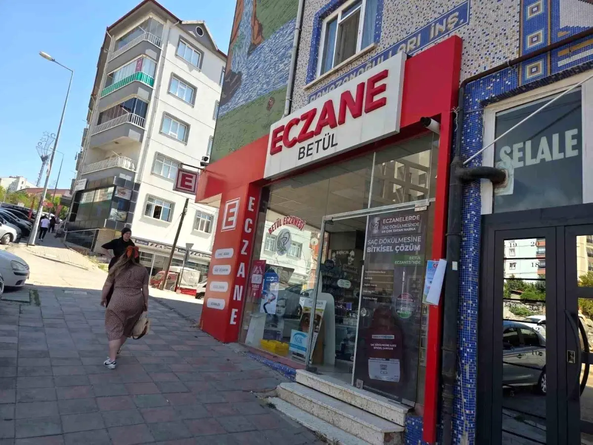 Ankara Da Kontrolden Cikan Otomobil Eczaneye 18950805 Amp