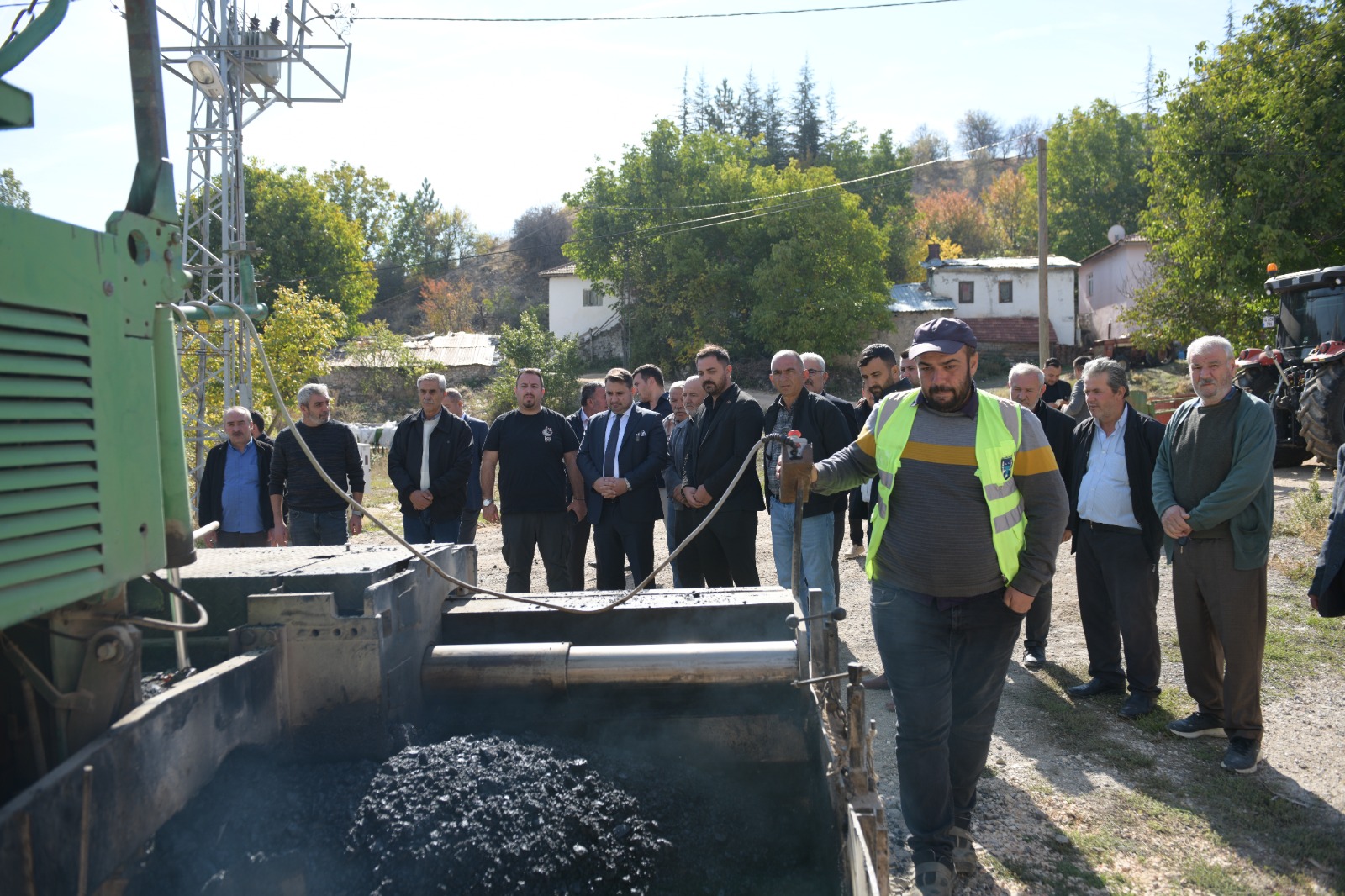 Çalta Mahallesi̇ne Tari̇hi̇nde İlk Kez Asfalt Çalişmasi (10)