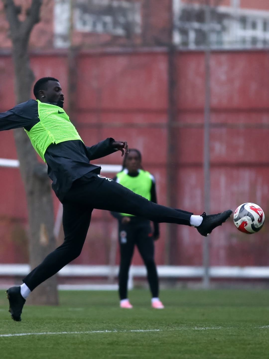 🔴⚫️Fatih Karagümrük Maçı Hazırlıklarımız Sürüyor.⚡️#Cumhuriyetinparlayanyıldızı • #Kırmızıkarag (3)