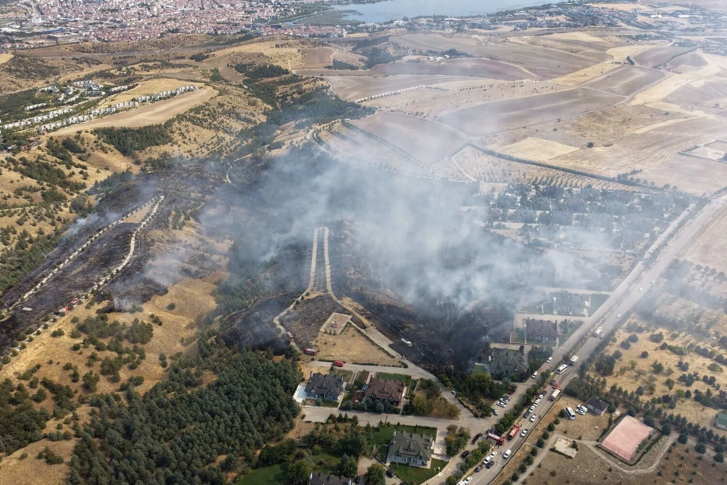 Ankara Gölbaşı'ndaki Ormanlık Alanda Çıkan Yangını Kontrol Altına Alındı