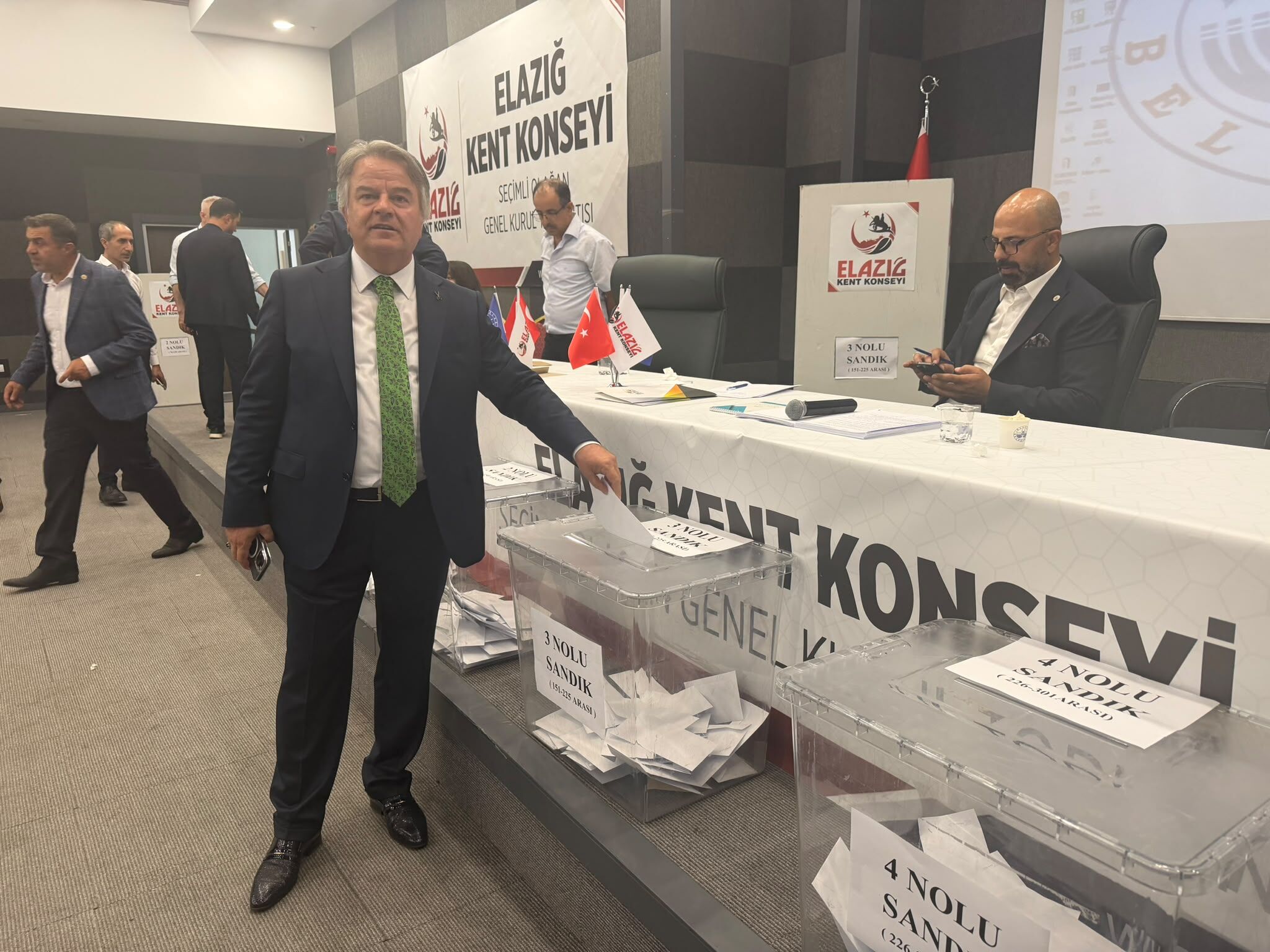 Başkan Koca Güven Tazeledi: "Biz Başkanlık Sevdasında Değiliz"